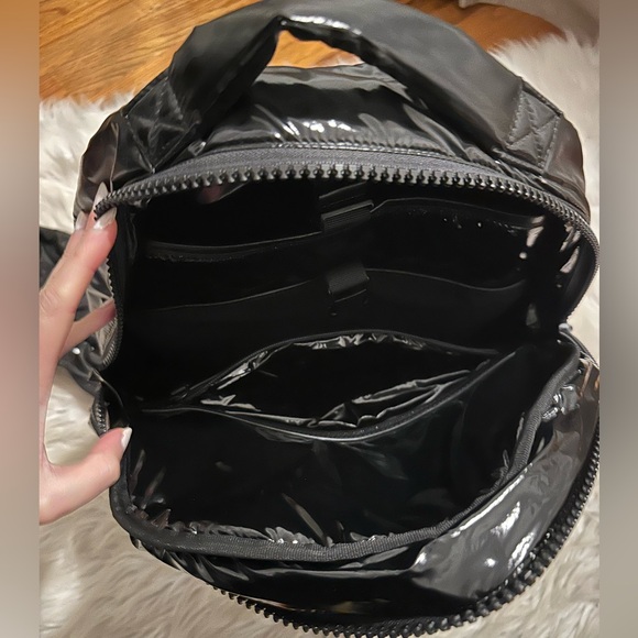 Vee Collective Backpack - Picture 5 of 7